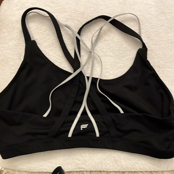 Fabletics X back sports bra in black with black snd silver straps. Size XL - Picture 2 of 2